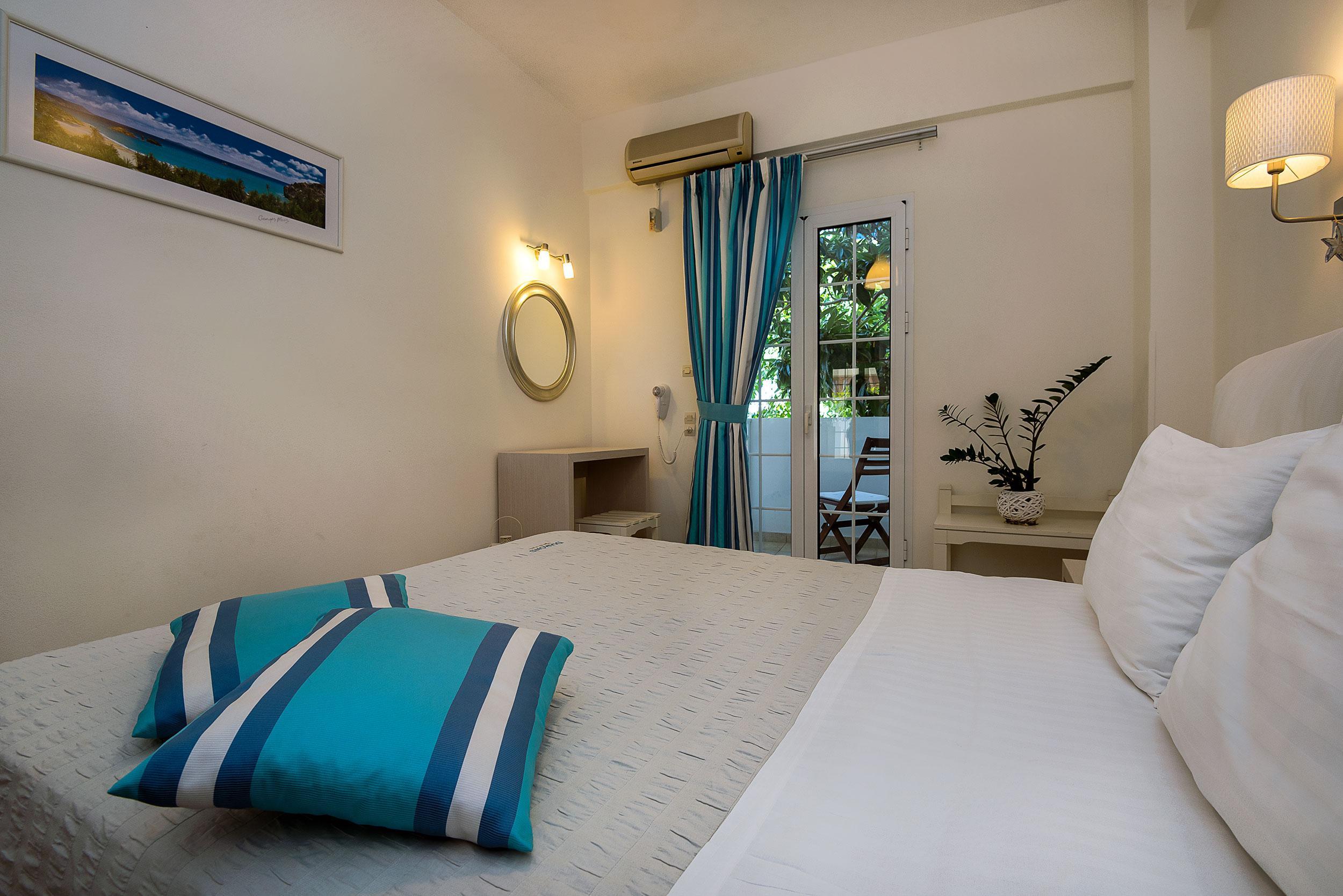 Diamond & Suites 2* Hersonissos (Crete)